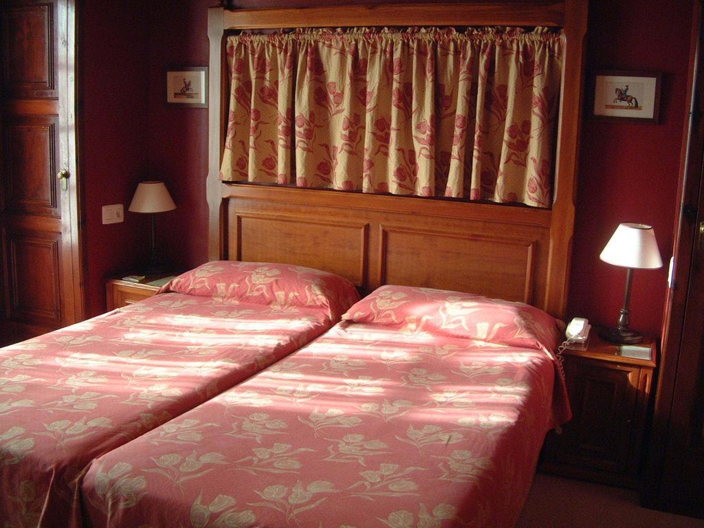 Husa Sant Bernat Montseny Phòng bức ảnh