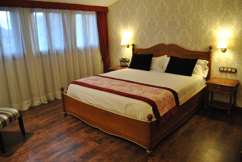Husa Sant Bernat Montseny Ngoại thất bức ảnh