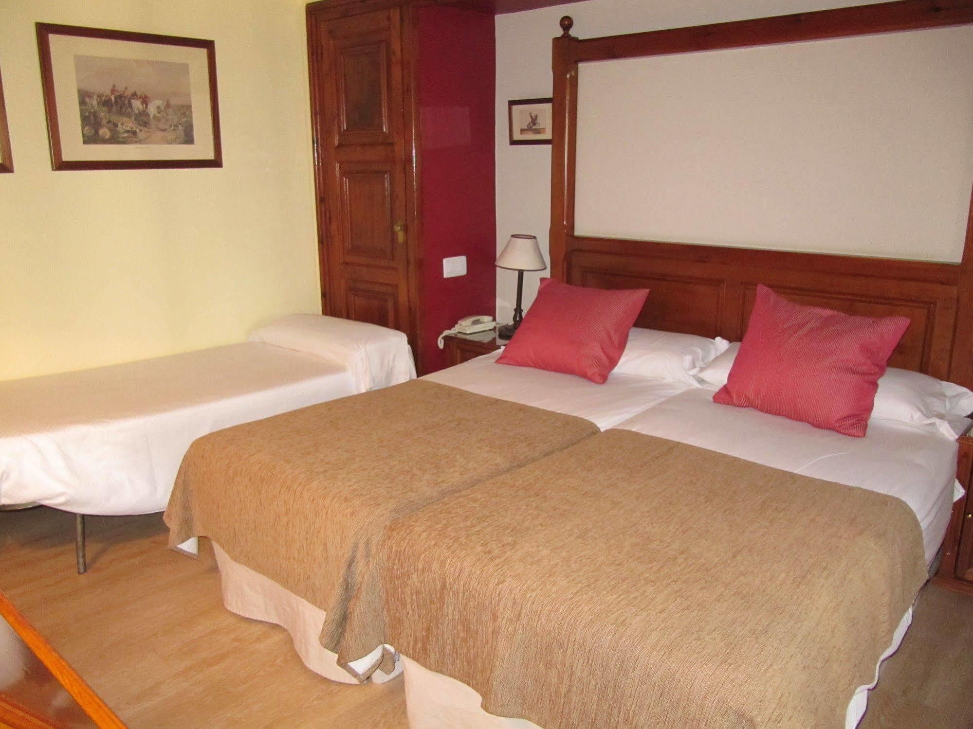 Husa Sant Bernat Montseny Ngoại thất bức ảnh