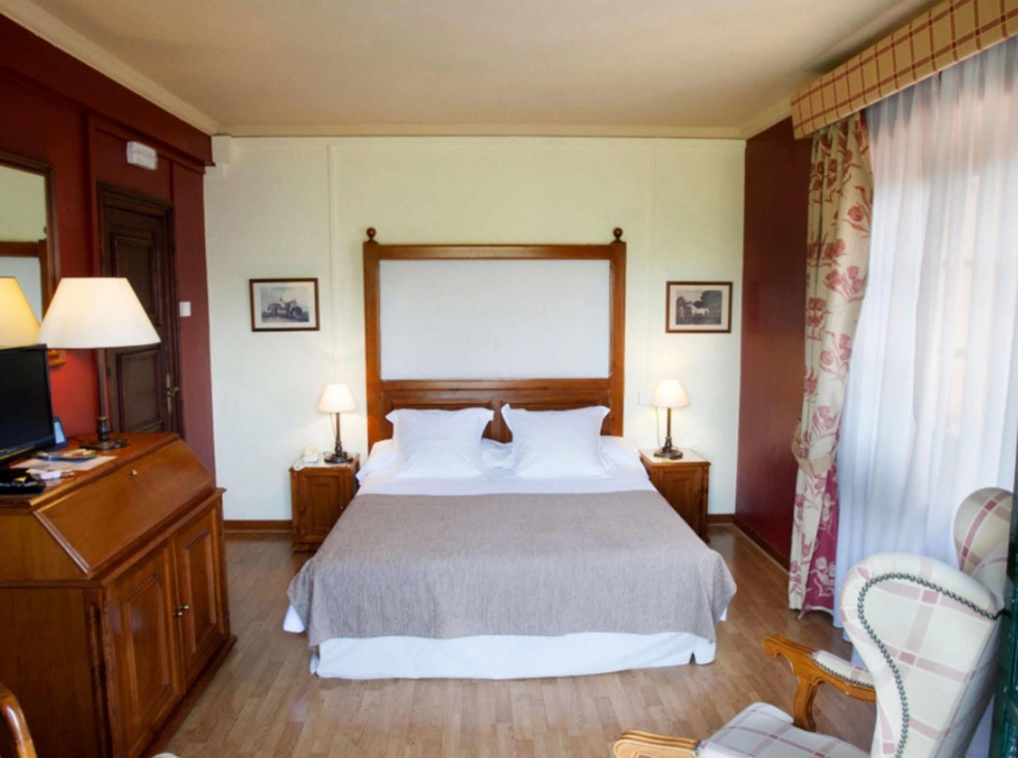 Husa Sant Bernat Montseny Ngoại thất bức ảnh